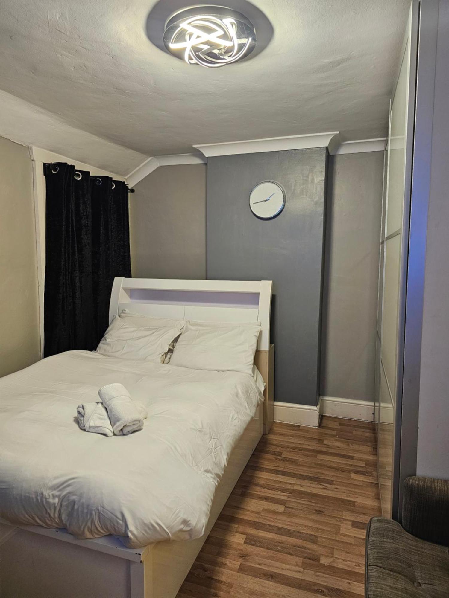 Umbrella Properties London Excel Εξωτερικό φωτογραφία